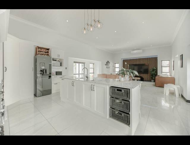 3 BEDROOM HOUSE FOR SALE IN COPPERLEAF ESTATE